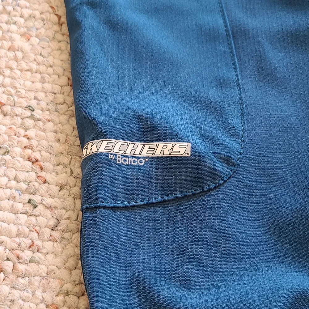 Skechers scrubs set - Picture 11 of 12